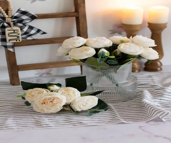 قیمت خرید گل پیونی سفید + خواص، معایب و مزایا